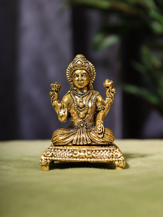 Superfine Goddess Lakshmi Idol on chowki 2''